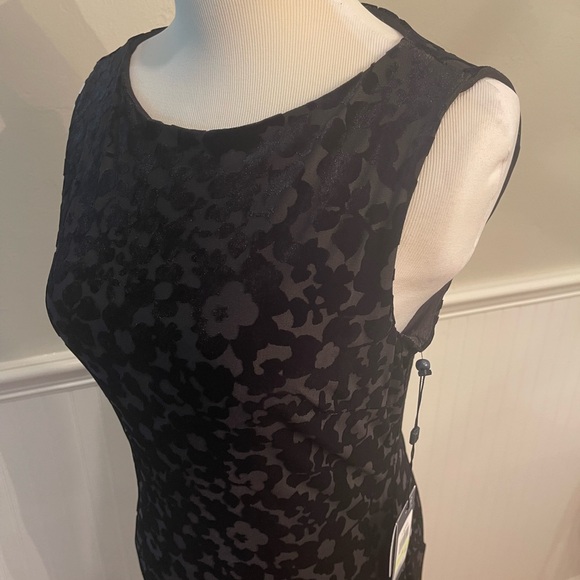 Tommy Hilfiger Velvet Dress NWT Size 4 - Picture 4 of 10